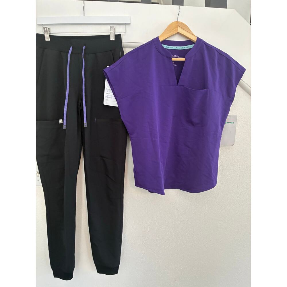 NWOT Fabletics Womens XS Tall Black On Call Scrub Joggers & XS Scrub Top READ
